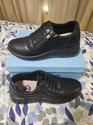 Zapatos Comfeet Talla 41 Negros