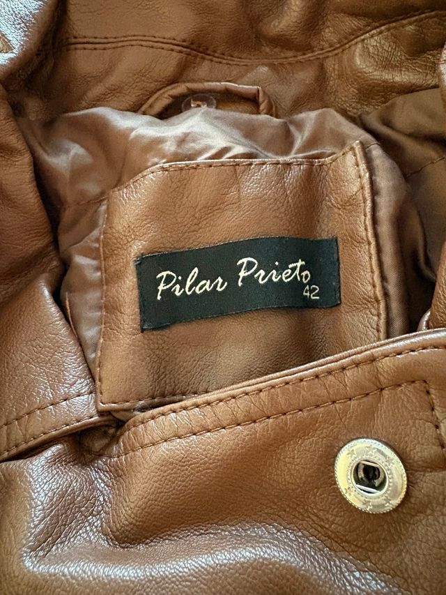Chaqueta polipiel marrón Pilar Prieto