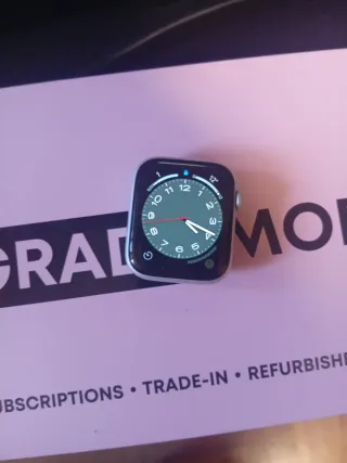 Apple Watch Series 5 44mm (GPS) - Cassa in alluminio