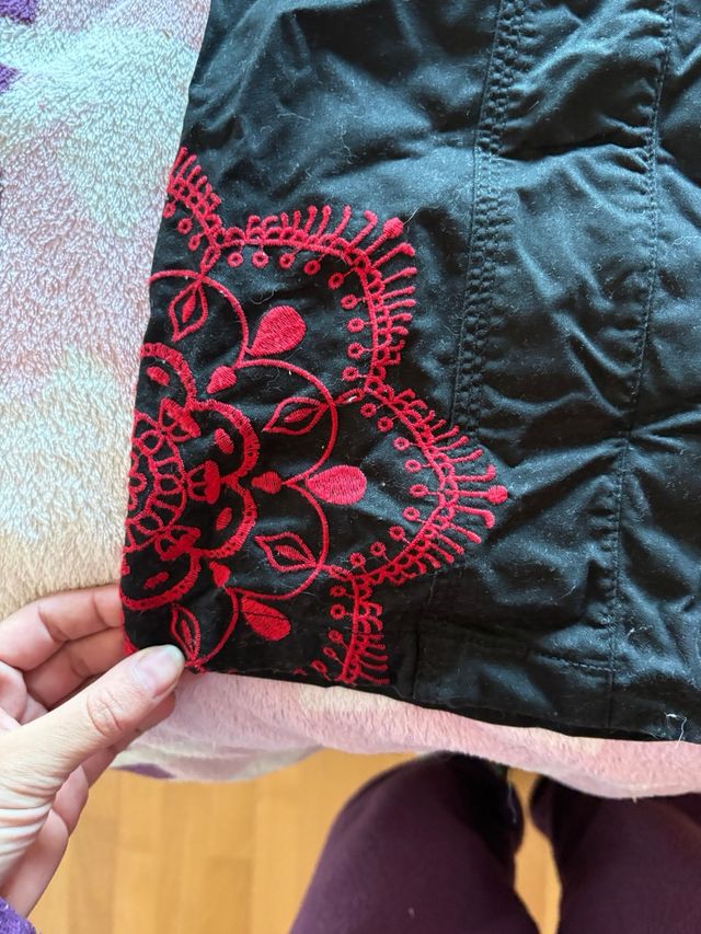 Vestido Desigual Negro con Bordados