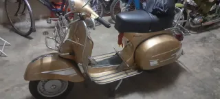 Vespa Clásica Color Bronce