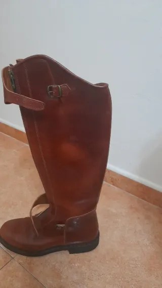 BOTAS ALTAS NUEVAS .
