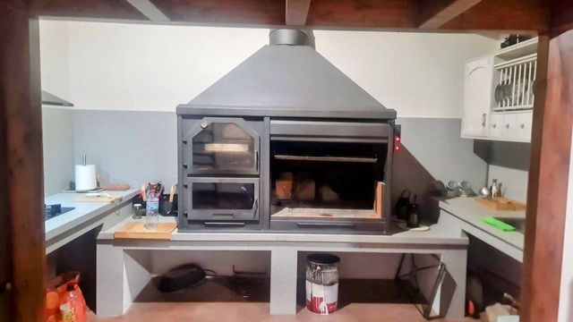 Fornaci e griglie su misura in legno e carbone