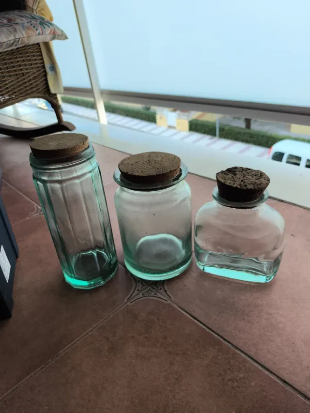 Potes de vidro com tampa antigotejamento