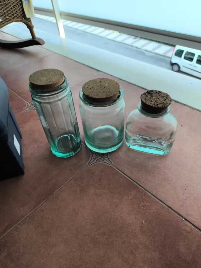 Potes de vidro com tampa antigotejamento