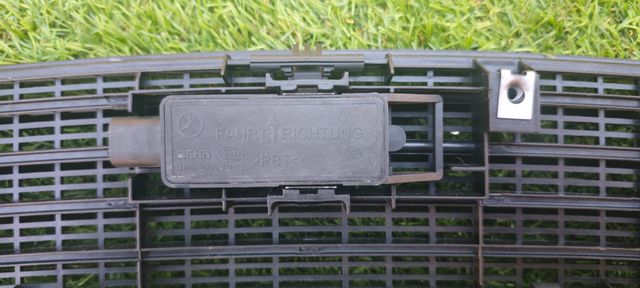 Parrilla Capó Delantero CLK W209 con Sensor