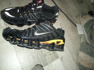 Nike Shox Deportivas Negras y Naranjas