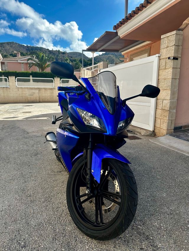 Yamaha YZF-R125 Azul