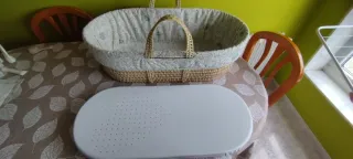 Moisés bebé tejido con estampado. Funda de regalo.