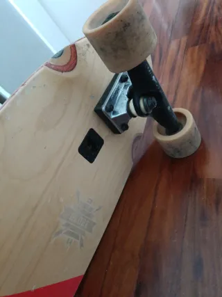 Longboard GLOBE con diseño bicolor