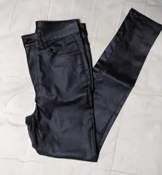 Pantalón polipiel negro talla 36