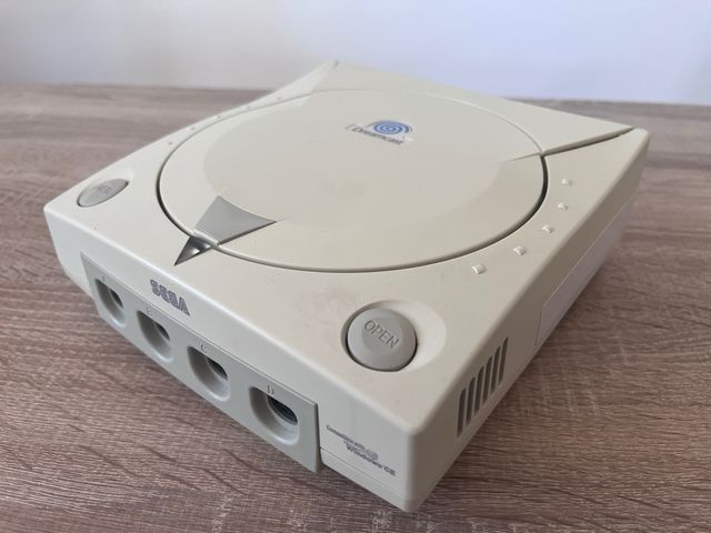 Consola Sega Dreamcast + Accesorios