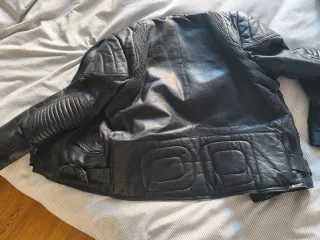 Chaqueta de cuero negra Talla 52 mediana M