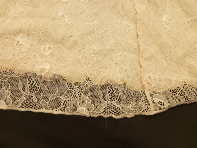 Vestido romántico blonda beige