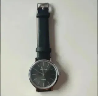 Reloj Geneva Negro y Plateado Nuevo