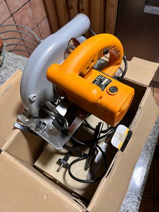 Sierra circular EINHELL NUEVA.