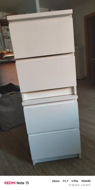 Comodino Malm, faccio foto dei marchi