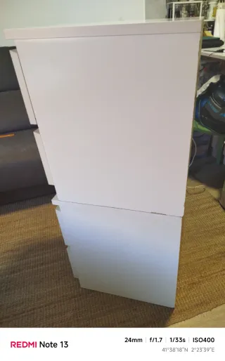 Comodino Malm, faccio foto dei marchi