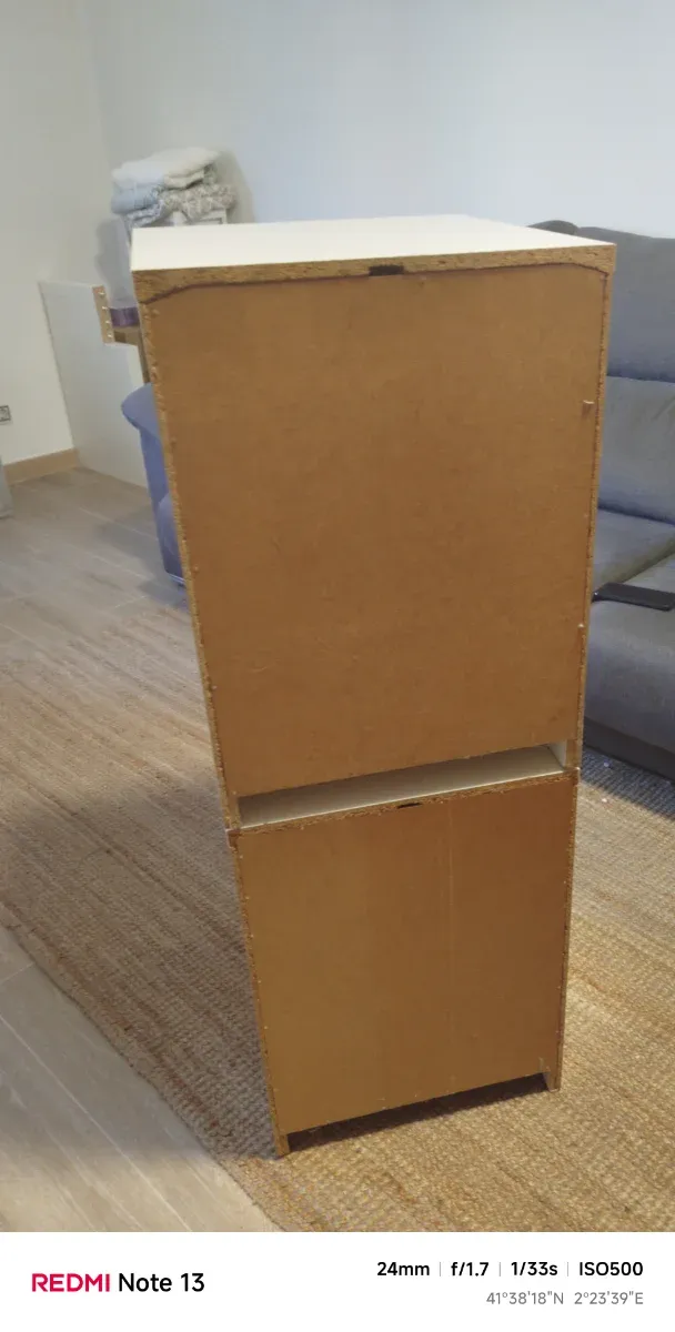 Comodino Malm, faccio foto dei marchi