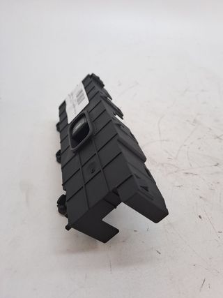 MANDO ELEVALUNAS DELANTERO DERECHO KIA NIRO