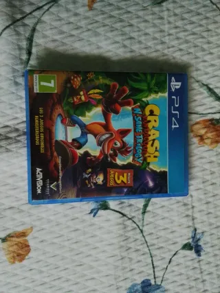 PS4 1TB + Mando + 4 Juegos