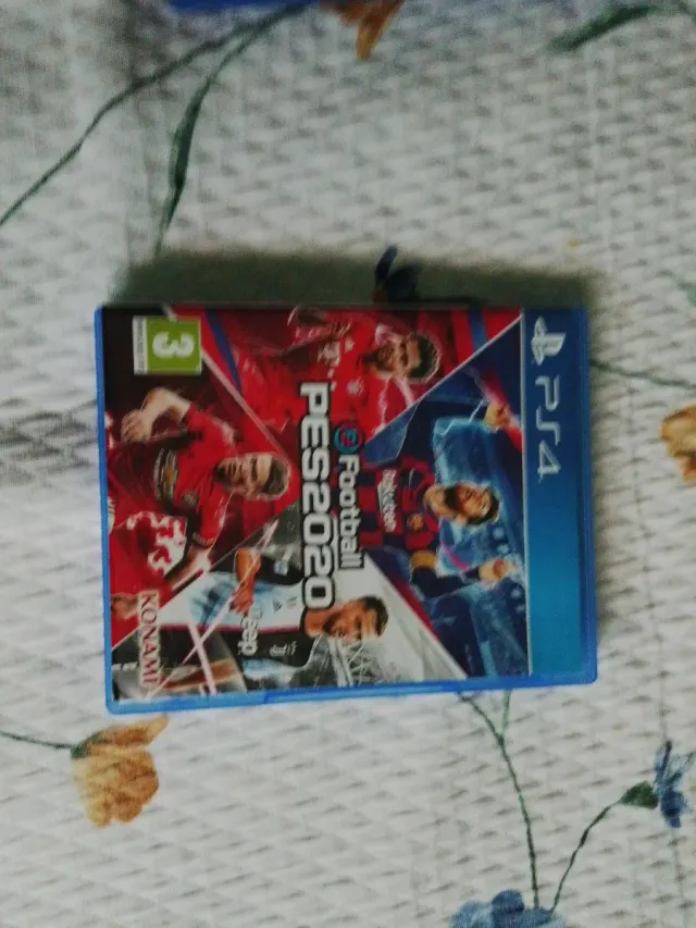 PS4 1TB + Mando + 4 Juegos