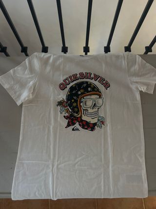 Camiseta Quiksilver Calavera