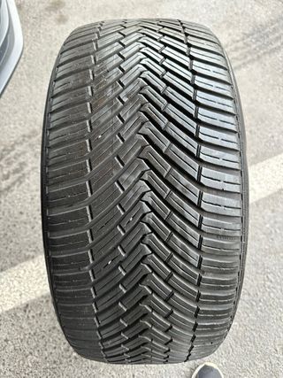 Neumático Continental 225/40 R18