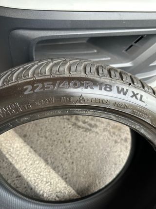 Neumático Continental 225/40 R18