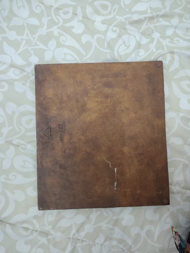 Antico quadro in gesso duro o pietra vulcanica pesante