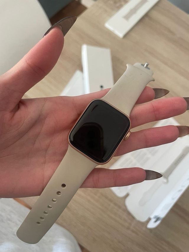 Apple Watch SE 44mm Rosa Metallico