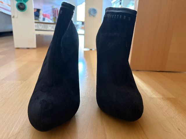 Botines de tacón negros