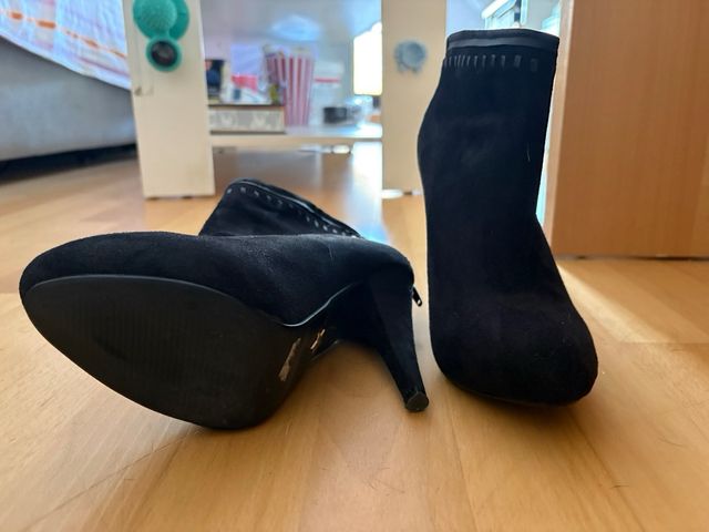 Botines de tacón negros