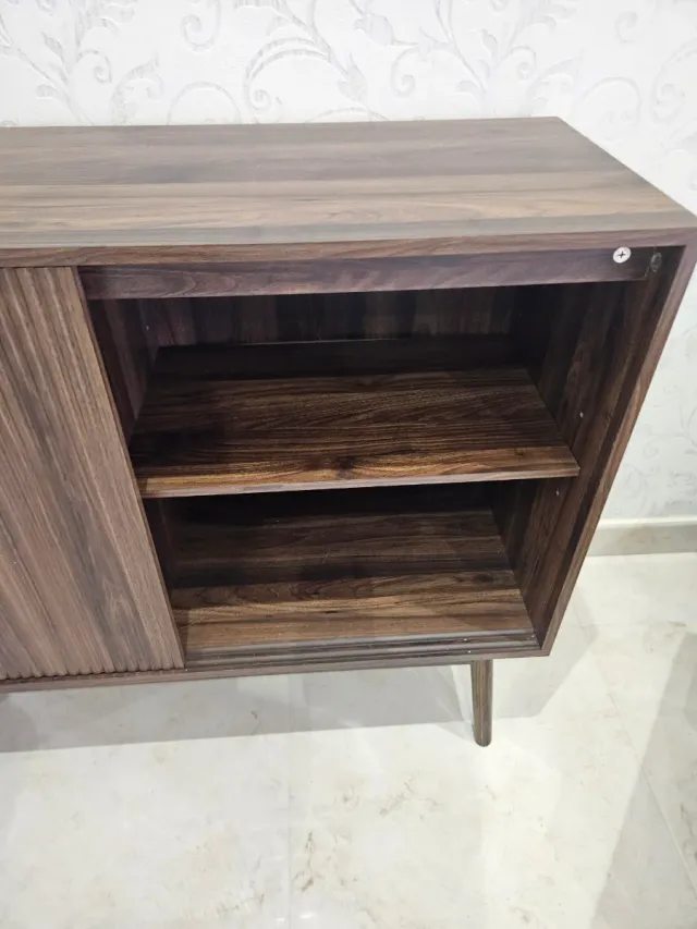 Aparador de madera diseño moderno