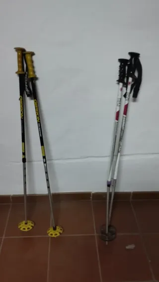 2 Pares Esquís + 2 Pares Bastones