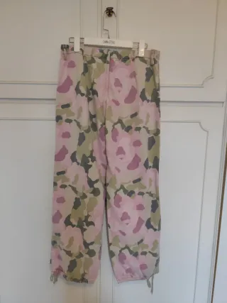 Pantaloni cargo fantasia militare rosa