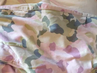 Pantaloni cargo fantasia militare rosa