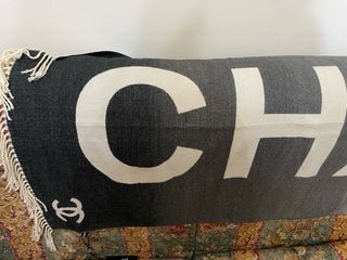Bufanda Chanel Gris y Negra