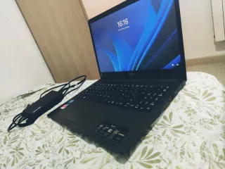 Smart TV Sony y Laptop Acer N19H1