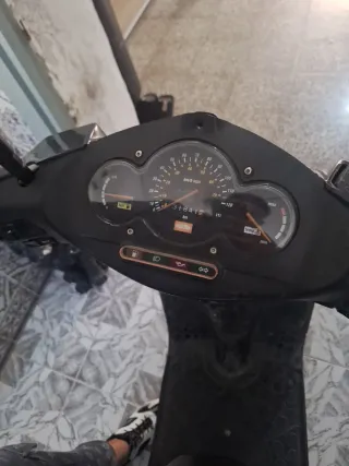 Aprilia Sonic Negra Deportiva