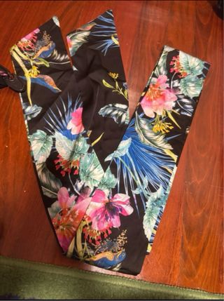 Mono negro estampado floral