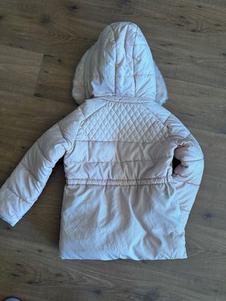 Abrigo rosa acolchado niña