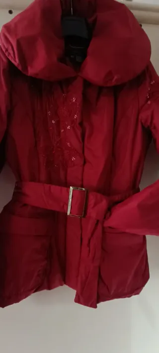 Chaqueta roja bordada mujer