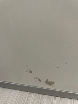 Pizarra blanca con marco de aluminio. 180x120