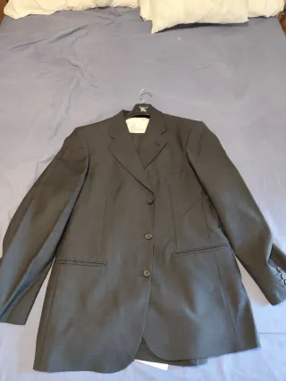 2 Trajes Antonio Domínguez y Emilio Tucci grises