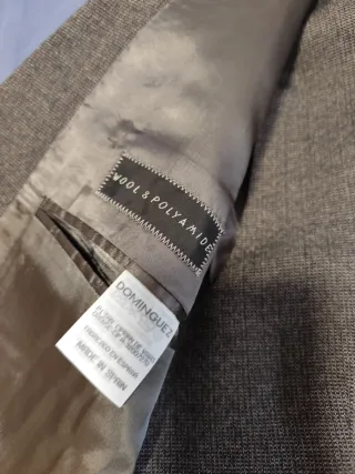 2 Trajes Antonio Domínguez y Emilio Tucci grises