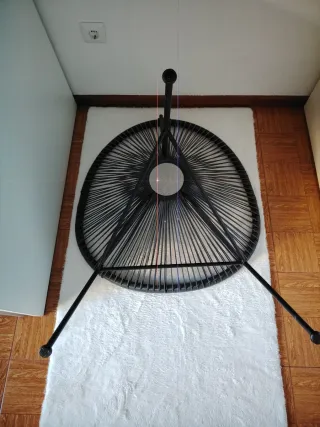 Poltrona Aço e Vime Sintético Preta