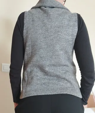 Jersey gris sin mangas