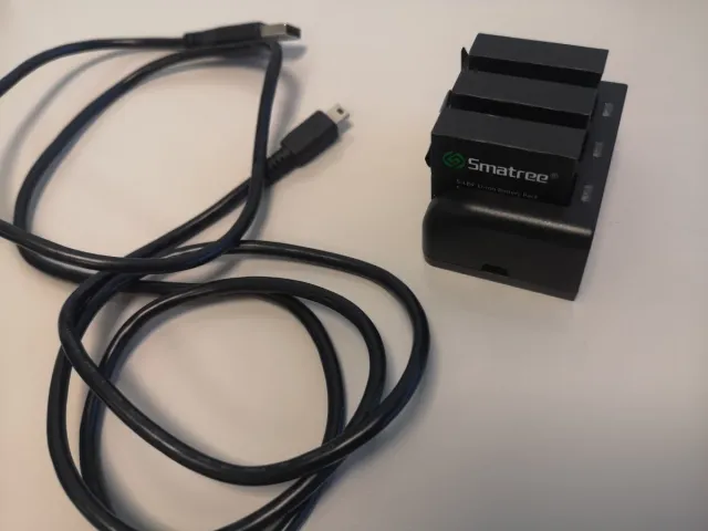 Caricabatterie Smatree 3 batterie per GoPro Hero 4