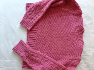 3 jerseys y 1 sudadera